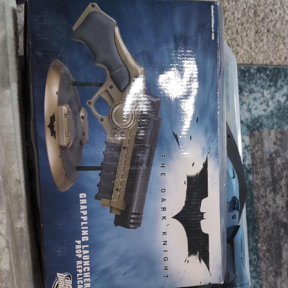 The Dark Knight Grappling Launcher Prop Replica - Black and Tan